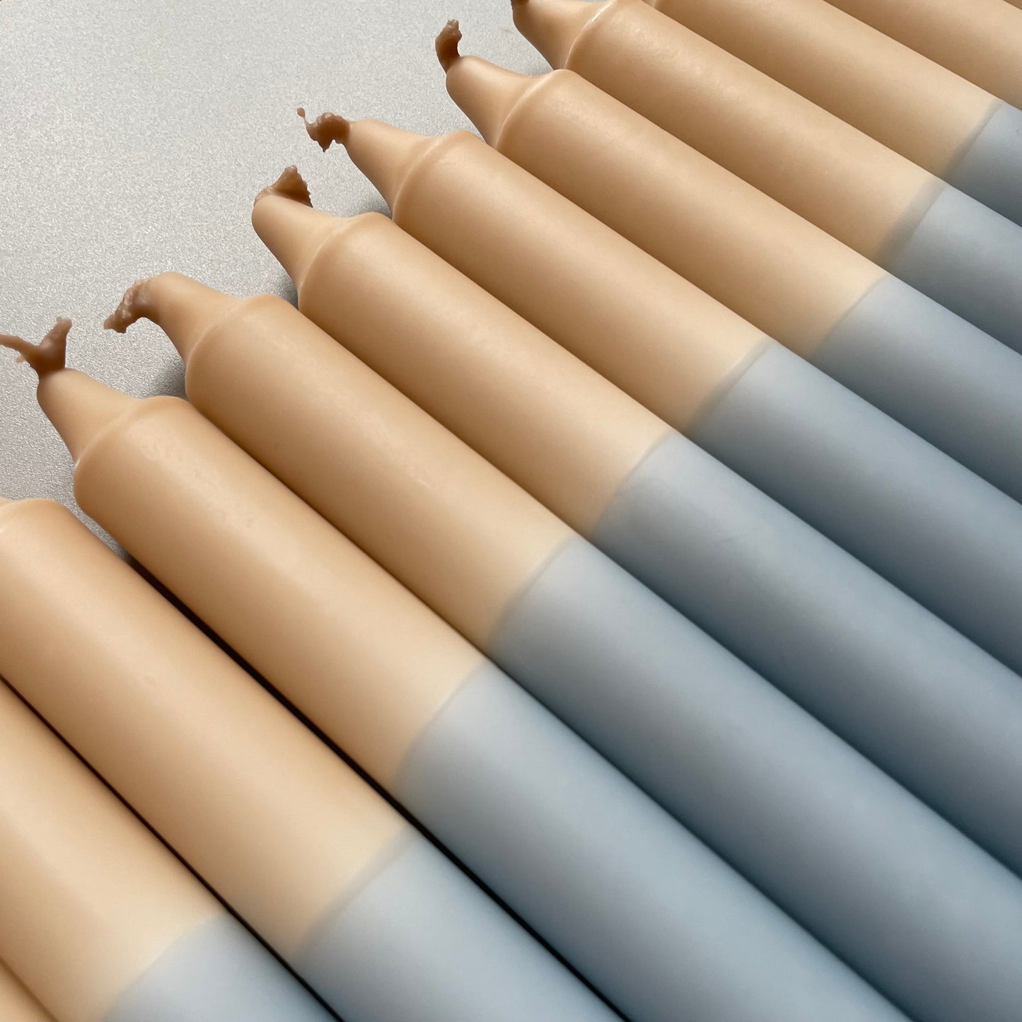 Dip Dye Kerze Taupe x Dusty Blue 4er Set - kleinstadtleben concept store