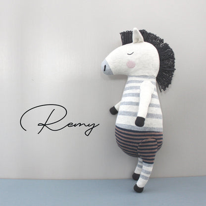 Kuscheltier Zebra 'Remy' - kleinstadtleben concept store